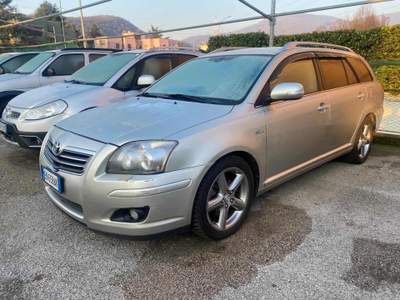 Toyota Avensis 2.2 D-Cat 16V Station Wagon Grigio usata Gussago