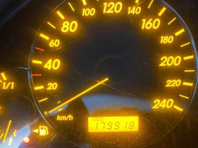 Toyota Avensis 2.2 D-Cat 16V Station Wagon Grigio usata Gussago