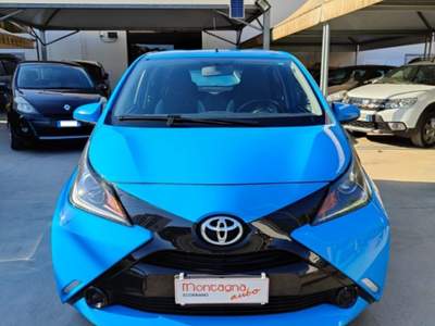 Toyota Aygo 1.0 VVT-i 69 CV 5 porte x-cool Blu/Azzurro usata Scorrano