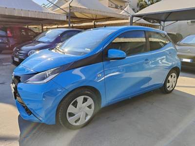 Toyota Aygo 1.0 VVT-i 69 CV 5 porte x-cool Blu/Azzurro usata Scorrano