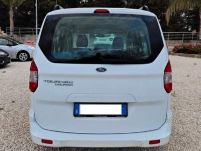 Ford Tourneo Courier 1.5 TDCI 75 CV Bianco usata Scorrano