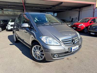 Mercedes-Benz Classe A AUTOMATIC Elegance PARI AL NUOVO Grigio usata Qualiano