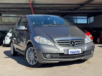 Mercedes-Benz Classe A AUTOMATIC Elegance PARI AL NUOVO Grigio usata Qualiano