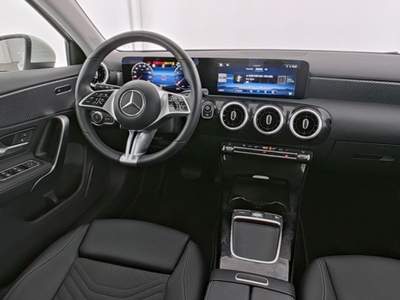 Mercedes-Benz Classe A Automatic Progressive Advanced Bianco usata Magenta