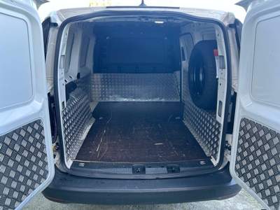 Volkswagen Caddy 2.0 TDI 102 CV Furgone Maxi Bianco usata Rodengo Saiano