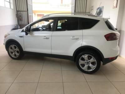Ford Kuga 2.0 TDCi 136 CV 4WD Titanium DPF Bianco usata Nicosia