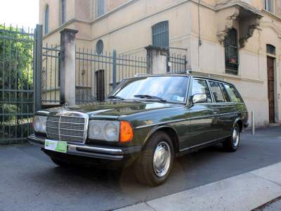 Mercedes-Benz 230 TE W123 Verde usata MILANO
