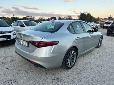Alfa Romeo Giulia 2.2 Turbodiesel 180 CV AT8 Sport Edition Argento usata Bracciano