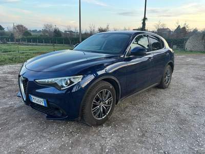 Alfa Romeo Stelvio 2.2 Turbodiesel 180 CV AT8 RWD Super Blu/Azzurro usata Bracciano