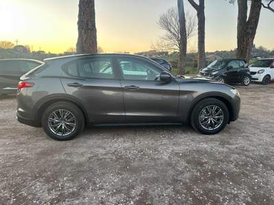 Alfa Romeo Stelvio 2.2 Turbodiesel 160 CV AT8 RWD Business Grigio usata Bracciano