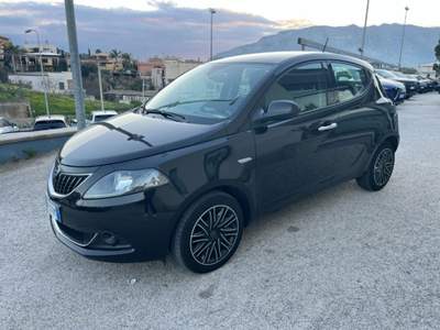 Lancia Ypsilon 1.0 FireFly 5 porte S&S Hybrid Gold Nero usata Alcamo