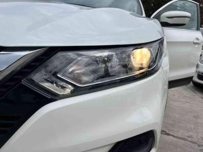Nissan Qashqai 1.6 dCi 2WD XTronic Tekna+ Bianco usata Caltagirone