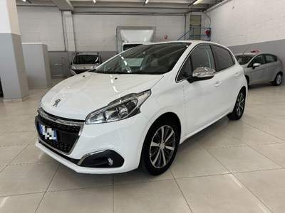 Peugeot 208 1° serie PureTech Turbo 110 S&S 5 porte Allure Bianco usata Rovetta