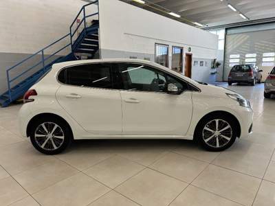 Peugeot 208 1° serie PureTech Turbo 110 S&S 5 porte Allure Bianco usata Rovetta