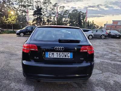 Audi A3 SPB 1.6 TDI 105 CV CR Attraction Nero usata Roma