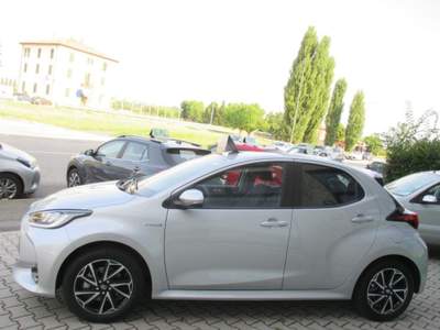 Toyota Yaris 1.5 Hybrid 5 porte Trend - NEOPATENTATI Argento usata San Giorgio di Piano