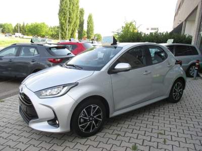 Toyota Yaris 1.5 Hybrid 5 porte Trend - NEOPATENTATI Argento usata San Giorgio di Piano