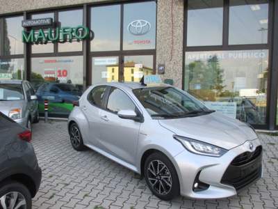 Toyota Yaris 1.5 Hybrid 5 porte Trend - NEOPATENTATI Argento usata San Giorgio di Piano