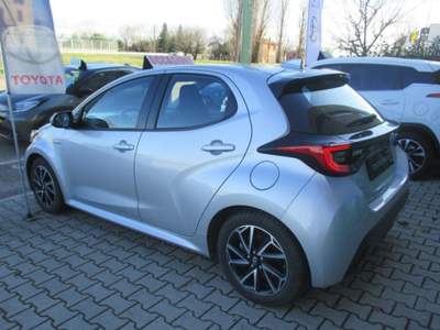Toyota Yaris 1.5 Hybrid 5 porte Trend - NEOPATENTATI Argento usata San Giorgio di Piano