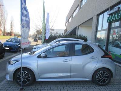 Toyota Yaris 1.5 Hybrid 5 porte Trend - NEOPATENTATI Argento usata San Giorgio di Piano