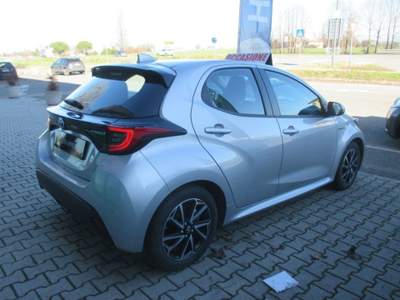 Toyota Yaris 1.5 Hybrid 5 porte Trend - NEOPATENTATI Argento usata San Giorgio di Piano