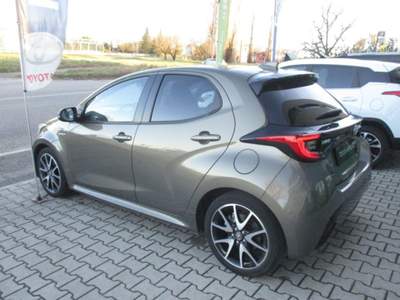 Toyota Yaris 1.5 Hybrid 5 porte Lounge - NEOPATENTATI Beige usata San Giorgio di Piano