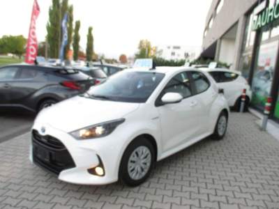 Toyota Yaris 1.5 Hybrid 5 porte Active - NEOPATENTATI Bianco usata San Giorgio di Piano