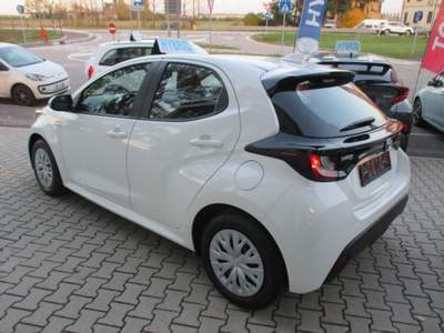 Toyota Yaris 1.5 Hybrid 5 porte Active - NEOPATENTATI Bianco usata San Giorgio di Piano