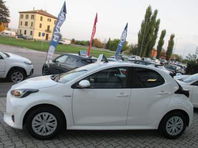 Toyota Yaris 1.5 Hybrid 5 porte Active - NEOPATENTATI Bianco usata San Giorgio di Piano