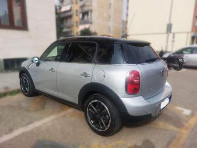 MINI Countryman Mini Cooper D Business Countryman Automatica Grigio usata Collegno