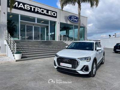 Audi Q3  35 TDI quattro S tronic S line edit. Bianco usata Lucugnano