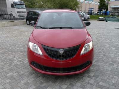 Lancia Ypsilon 1.0 FireFly 5 porte S&S Hybrid Silver Rosso usata COMO