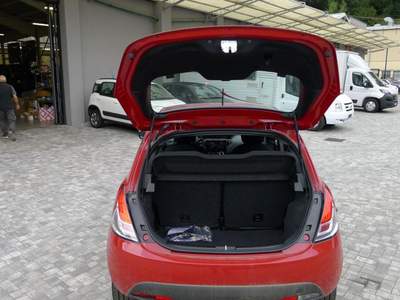 Lancia Ypsilon 1.0 FireFly 5 porte S&S Hybrid Silver Rosso usata COMO