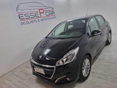 Peugeot 208 PureTech 82 5 porte 80.000KM Nero usata Gerenzano