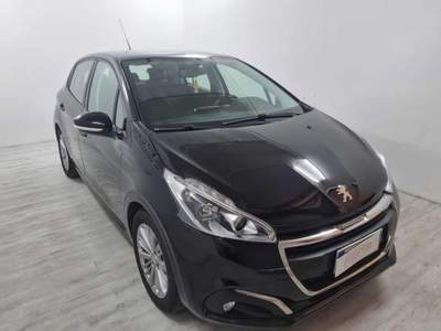 Peugeot 208 PureTech 82 5 porte 80.000KM Nero usata Gerenzano