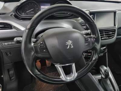 Peugeot 208 PureTech 82 5 porte Allure Nero usata Gerenzano