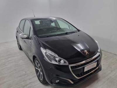 Peugeot 208 PureTech 82 5 porte Allure Nero usata Gerenzano