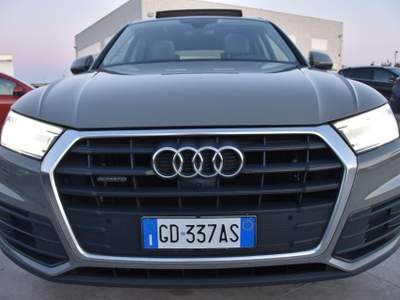 Audi Q5 35 TDI quattro S tronic Sport *PEDANE,TETTO, LUCI* Grigio usata San Vito dei Normanni