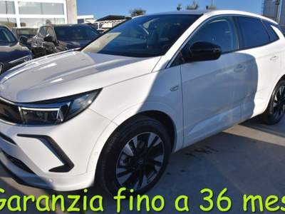 Opel Grandland 1.5 diesel Ecotec aut. Business Elegance *Navi* Bianco usata San Vito dei Normanni