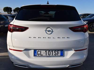 Opel Grandland 1.5 diesel Ecotec aut. Business Elegance *Navi* Bianco usata San Vito dei Normanni