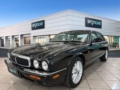Jaguar XJ 3.2 cat Executive Nero usata Bologna