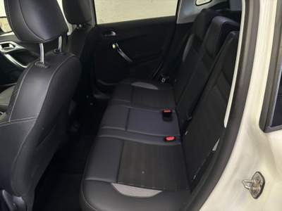 Peugeot 2008 1° serie PureTech 82 Allure Bianco usata Montano Lucino