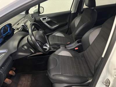 Peugeot 2008 1° serie PureTech 82 Allure Bianco usata Montano Lucino