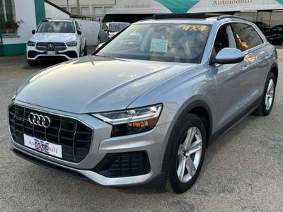Audi Q8 50 TDI 286CV IVA AUTO 4X4 TETTO PELLE RADAR C20" Argento usata Pescara