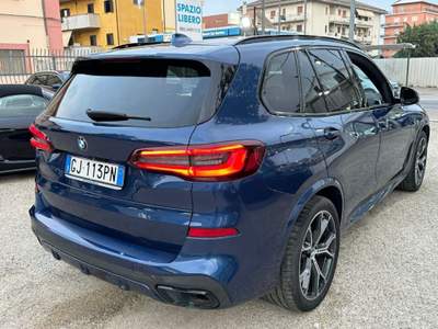 BMW X5 xDrive30d 48V MSPORT TETTO RADAR KAMERA C21" LASER Blu/Azzurro usata Pescara