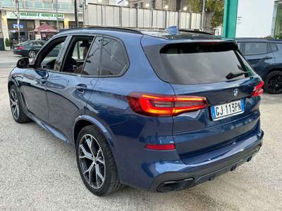 BMW X5 xDrive30d 48V MSPORT TETTO RADAR KAMERA C21" LASER Blu/Azzurro usata Pescara