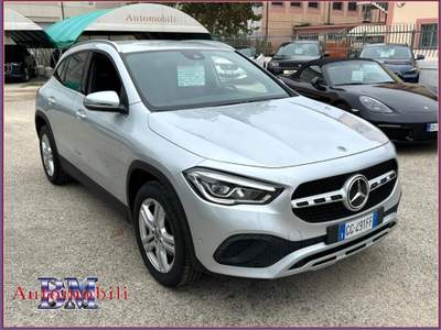 Mercedes-Benz GLA d SPORT AUTO NAVI KAMERA CLIMA LED BOOK SERVICE Argento usata Pescara