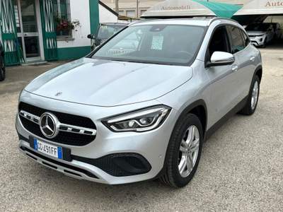 Mercedes-Benz GLA d SPORT AUTO NAVI KAMERA CLIMA LED BOOK SERVICE Argento usata Pescara