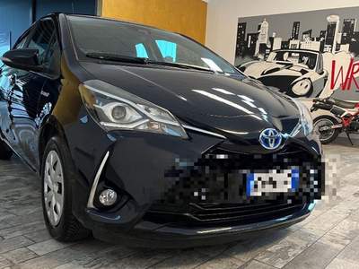 Toyota Yaris 1.5 Hybrid 5 porte Business NEOPAT. GAR 10 ANNI Blu/Azzurro usata Borgo San Dalmazzo