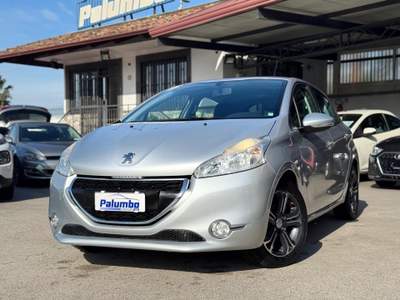 Peugeot 208 1.2 82 CV 5 porte Allure OK NEOPATENTATI Grigio usata Qualiano